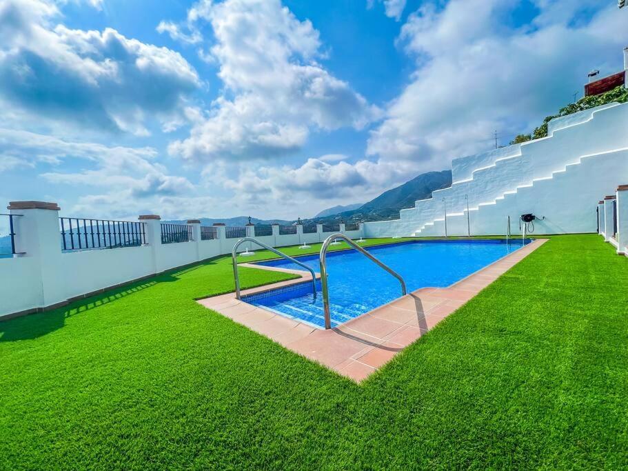Modern 2 Bed Apartment With Pool In Frigiliana Bagian luar foto