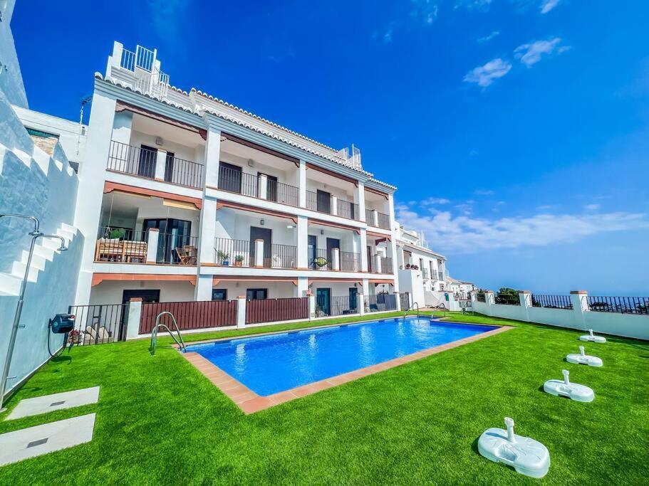 Modern 2 Bed Apartment With Pool In Frigiliana Bagian luar foto