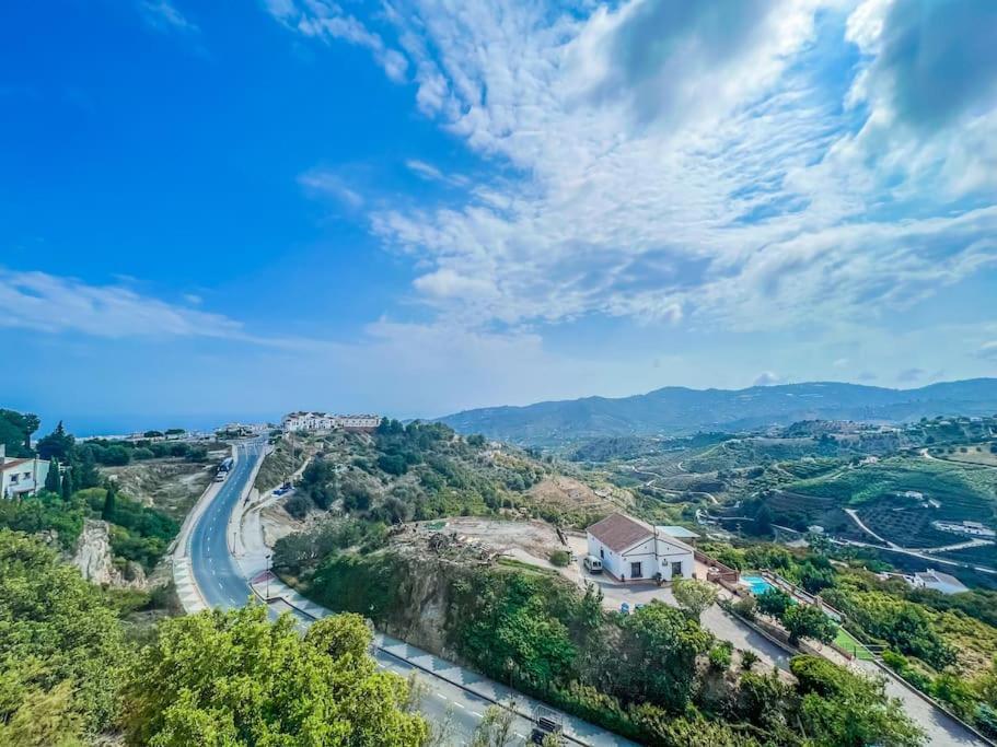 Modern 2 Bed Apartment With Pool In Frigiliana Bagian luar foto