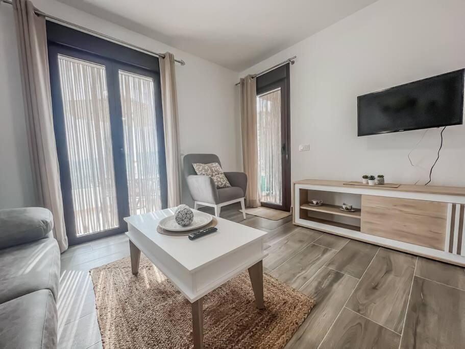 Modern 2 Bed Apartment With Pool In Frigiliana Bagian luar foto